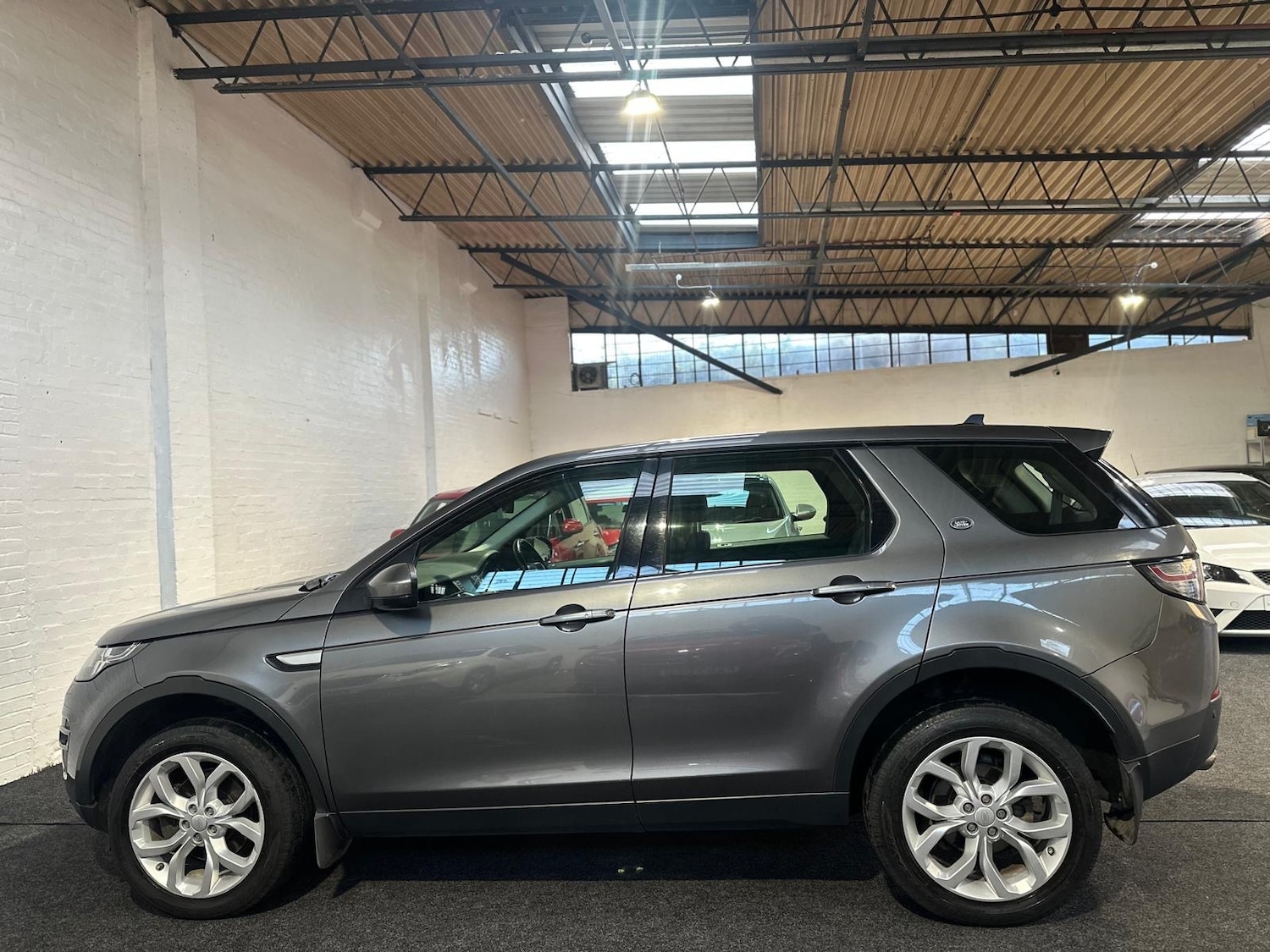 Used Land Rover Discovery Sport 2015 for sale - 76784715: Photo 6