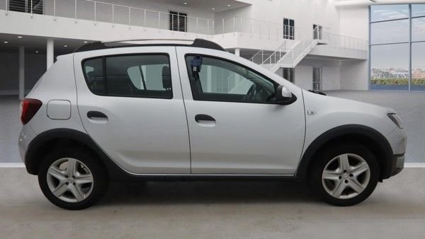 Used Dacia Sandero Stepway 2014 for sale - 77826727: Photo 5