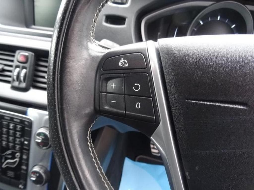 Used Volvo V40 2015 for sale - 77287491: Photo 15