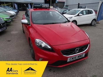 Used Volvo V40 2015 for sale - 77287491: Photo