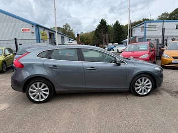Used Volvo V40 2014 for sale - 79777652: Photo