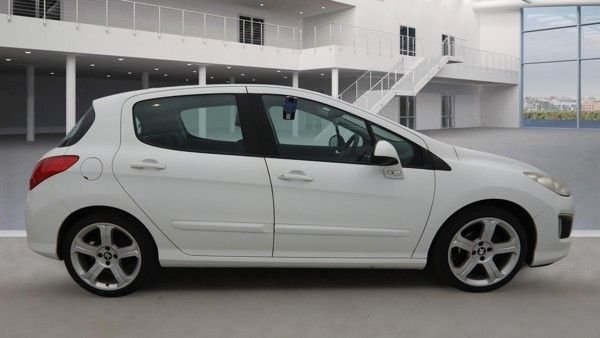 Used Peugeot 308 2011 for sale - 78022052: Photo 5