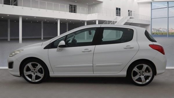 Used Peugeot 308 2011 for sale - 78022052: Photo 6