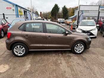Used Volkswagen Polo 2014 for sale - 76496140: Photo