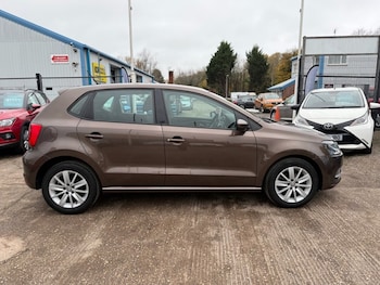 Used Volkswagen Polo 2014 for sale - 76496140: Photo