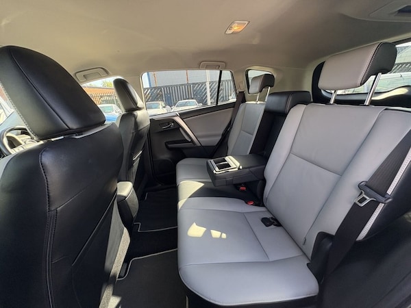 Used Toyota RAV4 2016 for sale - 76147881: Photo 44