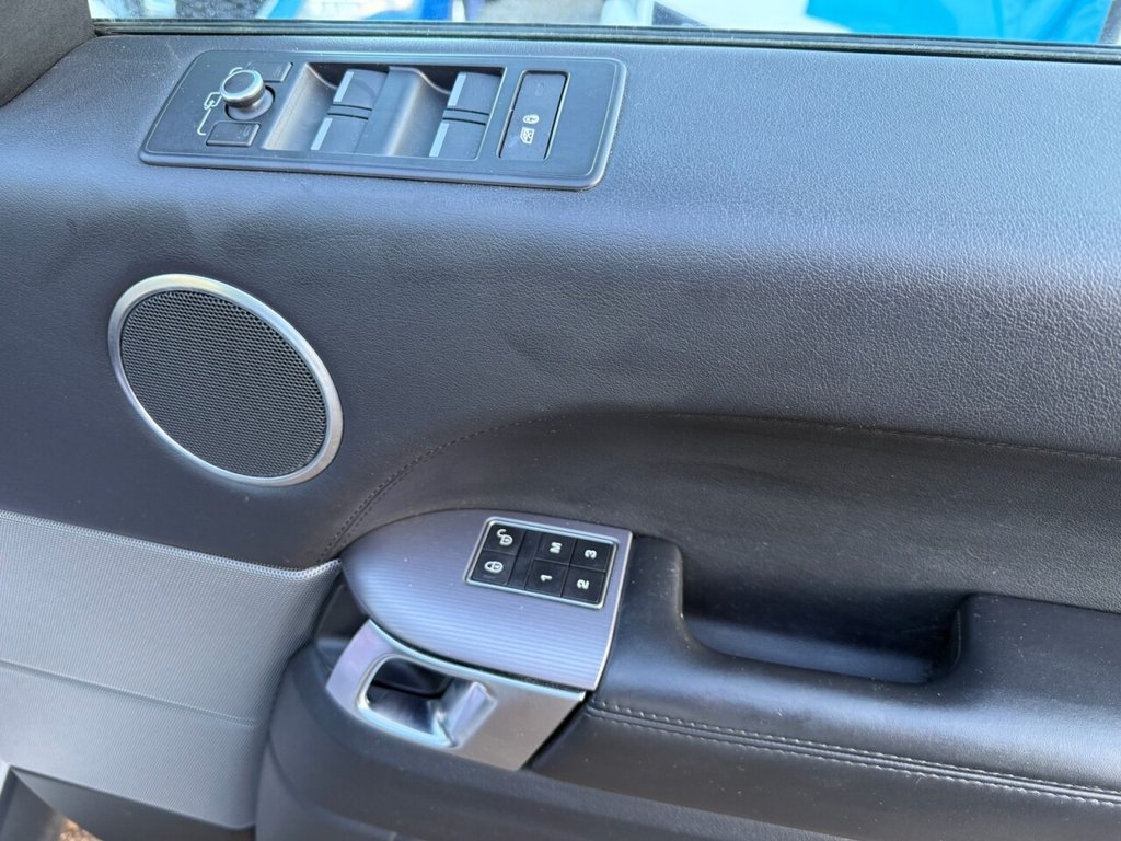 Used Land Rover Range Rover Sport 2015 for sale - 76731185: Photo 12