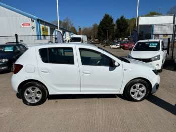 Used Dacia Sandero 2015 for sale - 74229467: Photo