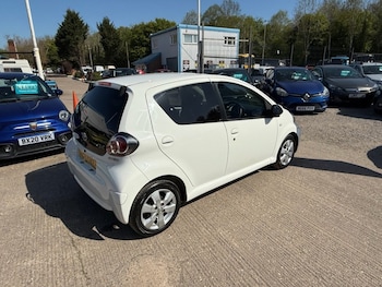 Used Toyota AYGO 2011 for sale - 78350027: Photo