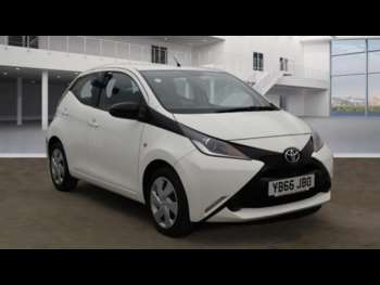 2016 (66) - 1.0 VVT-i x-play Hatchback 5dr Petrol Manual Euro 6 (68 ps)