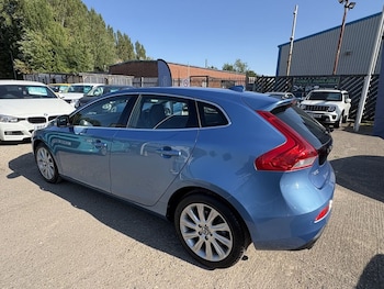 Used Volvo V40 2014 for sale - 75253730: Photo