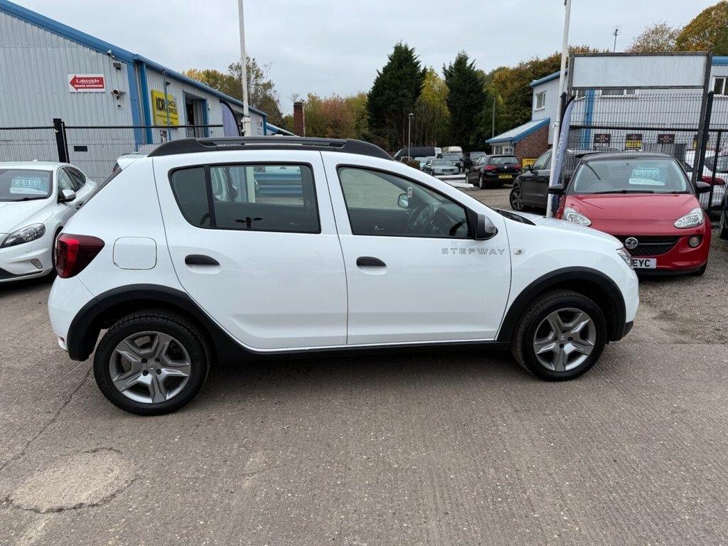 Used Dacia Sandero Stepway 2019 for sale - 76068995: Photo 2