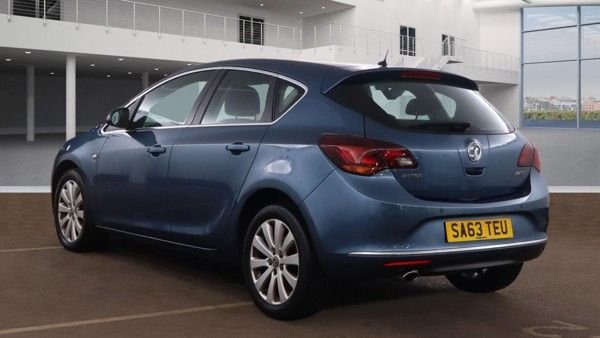 Used Vauxhall Astra 2013 for sale - 76962515: Photo 3