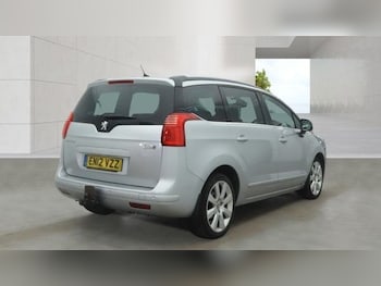 Used Peugeot 5008 2012 for sale - 79258936: Photo