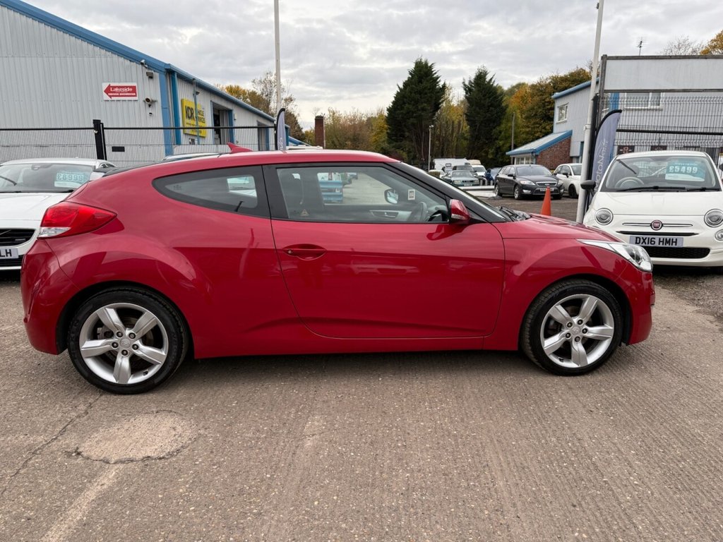 Used Hyundai Veloster 2013 for sale - 76098225: Photo 2