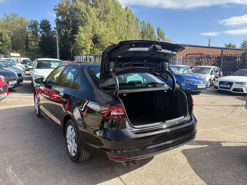 Used Volkswagen Jetta 2017 for sale - 76080745: Photo 10