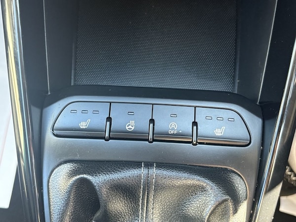 Used Kia Stonic 2017 for sale - 75752898: Photo 27