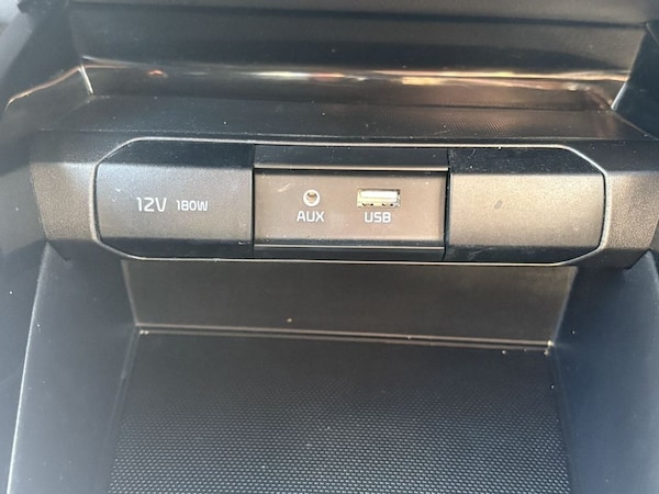 Used Kia Stonic 2017 for sale - 75752898: Photo 28