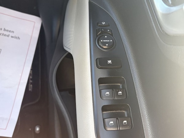 Used Kia Stonic 2017 for sale - 75752898: Photo 29