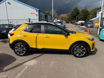 Used Kia Stonic 2017 for sale - 75752898: Photo