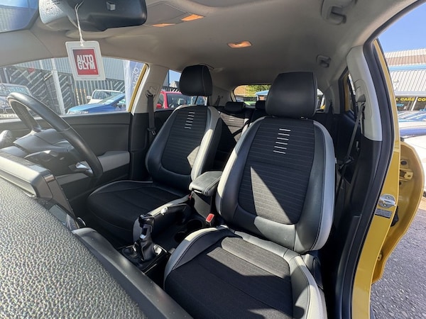 Used Kia Stonic 2017 for sale - 75752898: Photo 33