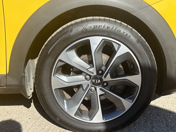 Used Kia Stonic 2017 for sale - 75752898: Photo 39