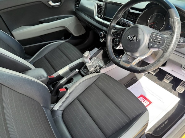 Used Kia Stonic 2017 for sale - 75752898: Photo 9