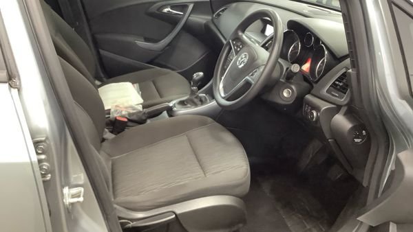 Used Vauxhall Astra 2015 for sale - 77280766: Photo 8