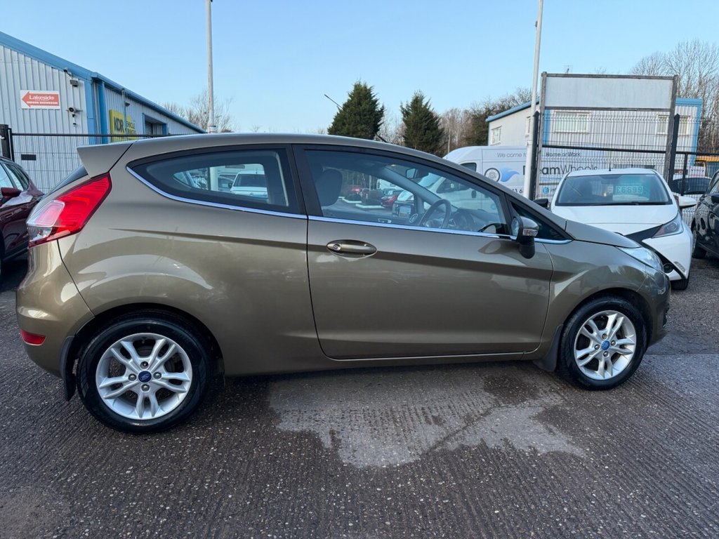 Used Ford Fiesta 2015 for sale - 76768352: Photo 2