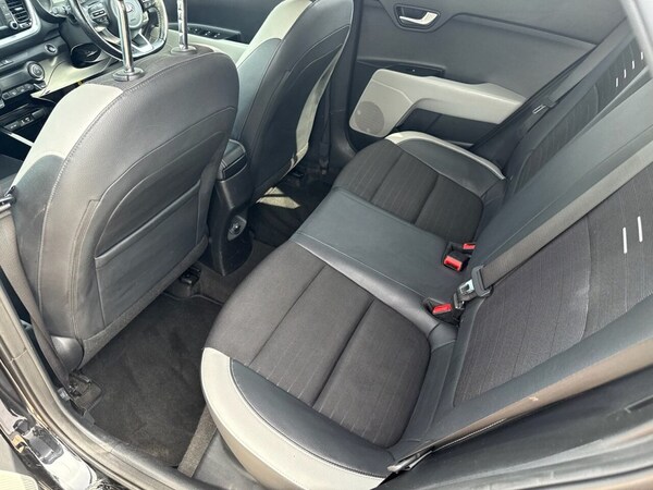 Used Kia Stonic 2018 for sale - 75242648: Photo 16