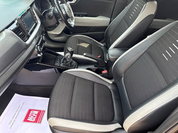 Used Kia Stonic 2018 for sale - 75242648: Photo 19