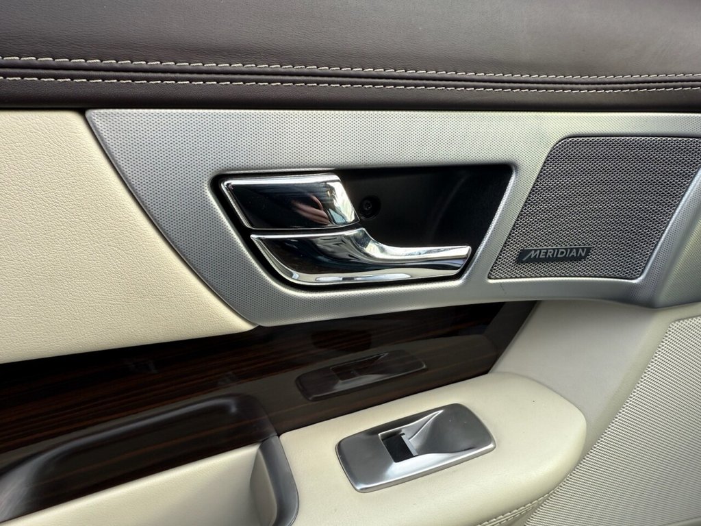 Used Jaguar XF 2015 for sale - 76333554: Photo 15