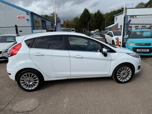 Used Ford Fiesta 2013 for sale - 75692973: Photo 2