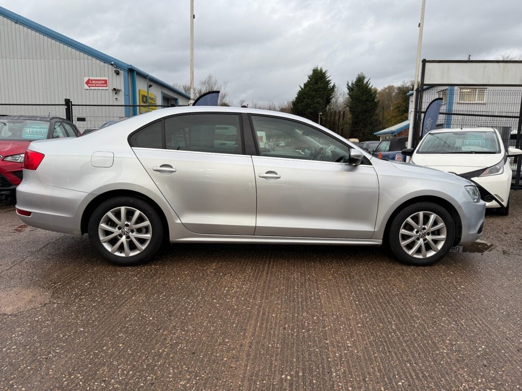 Used Volkswagen Jetta 2013 for sale - 76223990: Photo 2