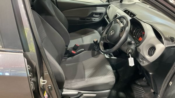 Used Toyota Yaris 2015 for sale - 78206590: Photo 8