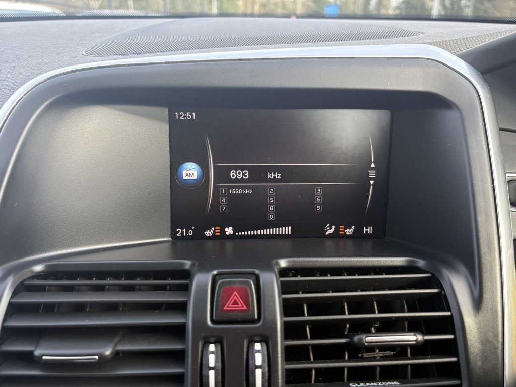 Used Volvo XC60 2017 for sale - 75752896: Photo 24