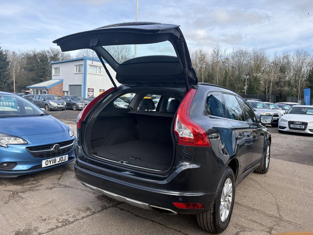 Used Volvo XC60 2017 for sale - 75752896: Photo 32