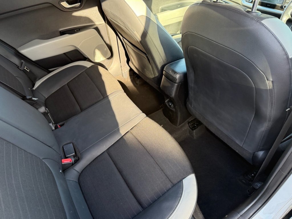 Used Kia Stonic 2018 for sale - 76570336: Photo 14