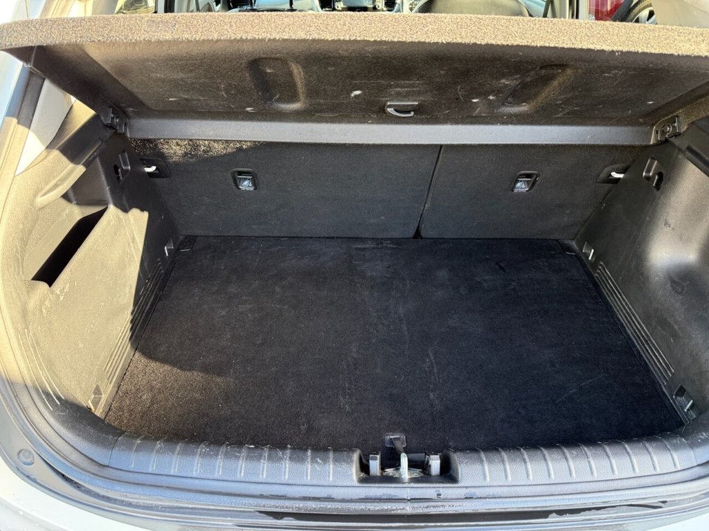 Used Kia Stonic 2018 for sale - 76570336: Photo 15