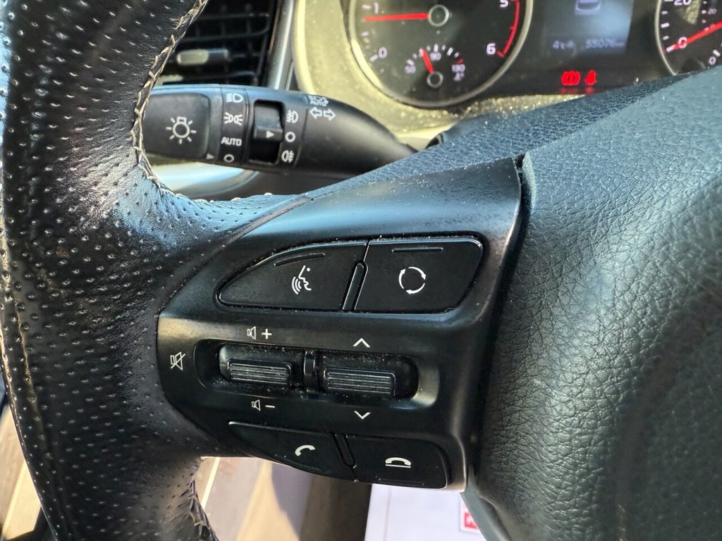 Used Kia Stonic 2018 for sale - 76570336: Photo 26