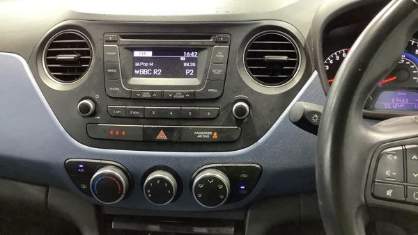 Used Hyundai i10 2015 for sale - 77020427: Photo 9