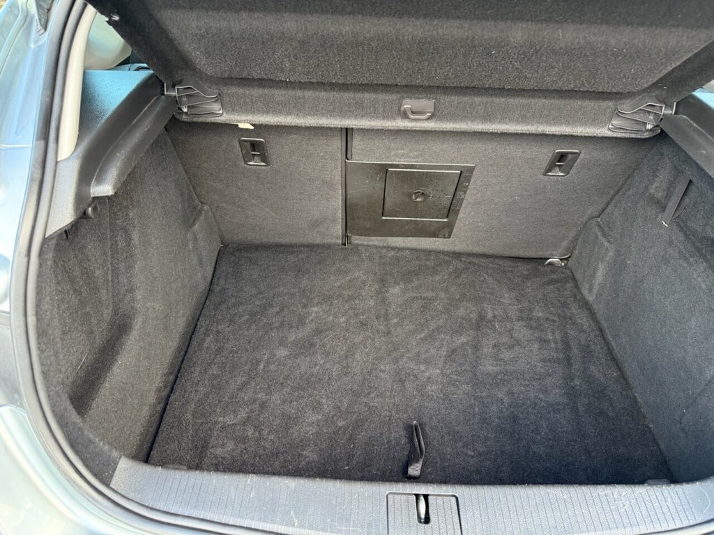 Used Vauxhall Astra 2011 for sale - 75648019: Photo 19