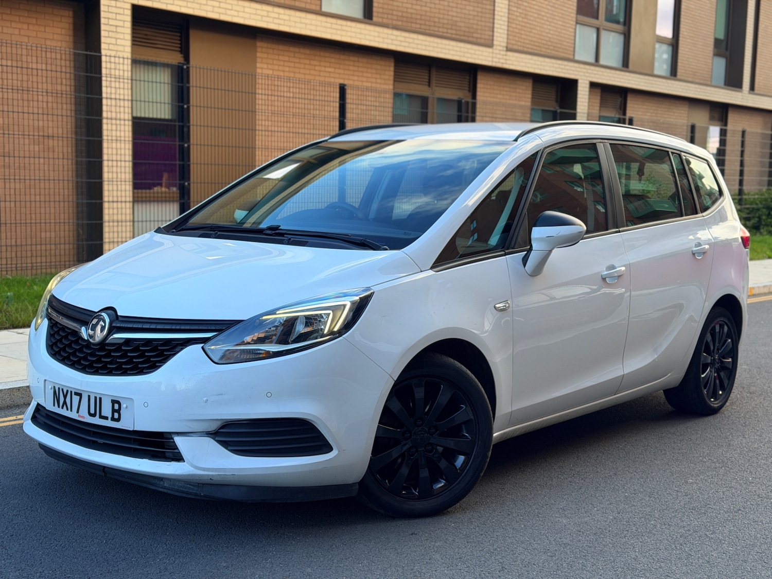 Used Vauxhall Zafira 2017 for sale - 76613517: Photo 1