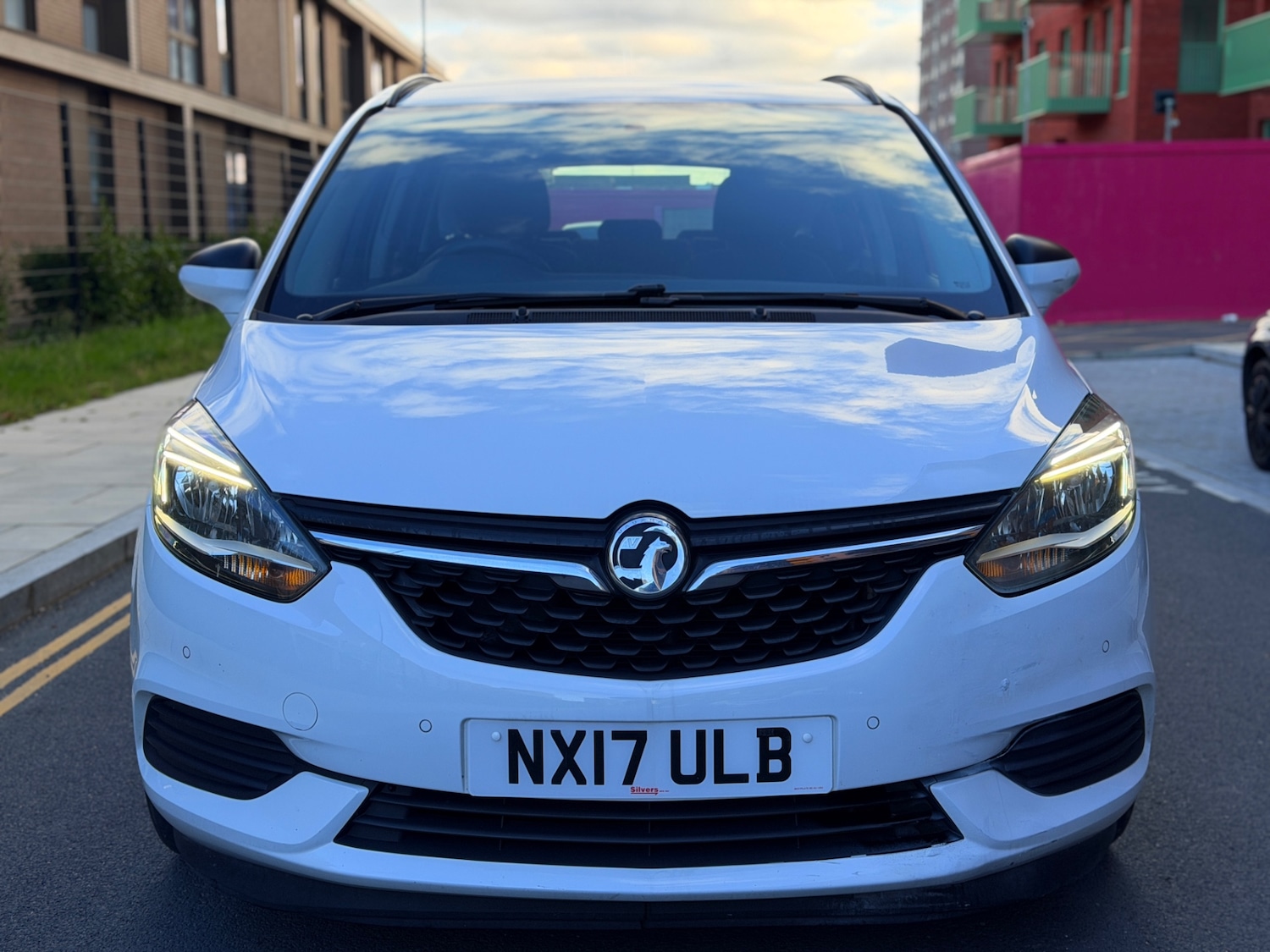 Used Vauxhall Zafira 2017 for sale - 76613517: Photo 2