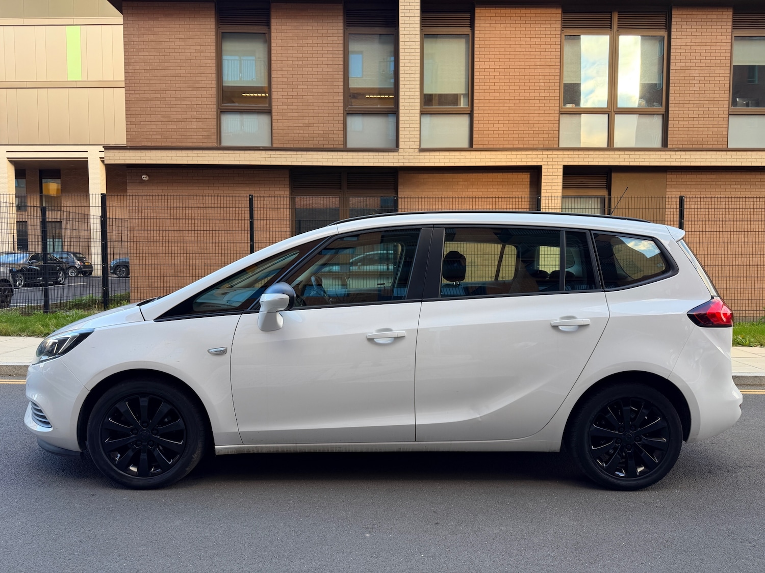 Used Vauxhall Zafira 2017 for sale - 76613517: Photo 7