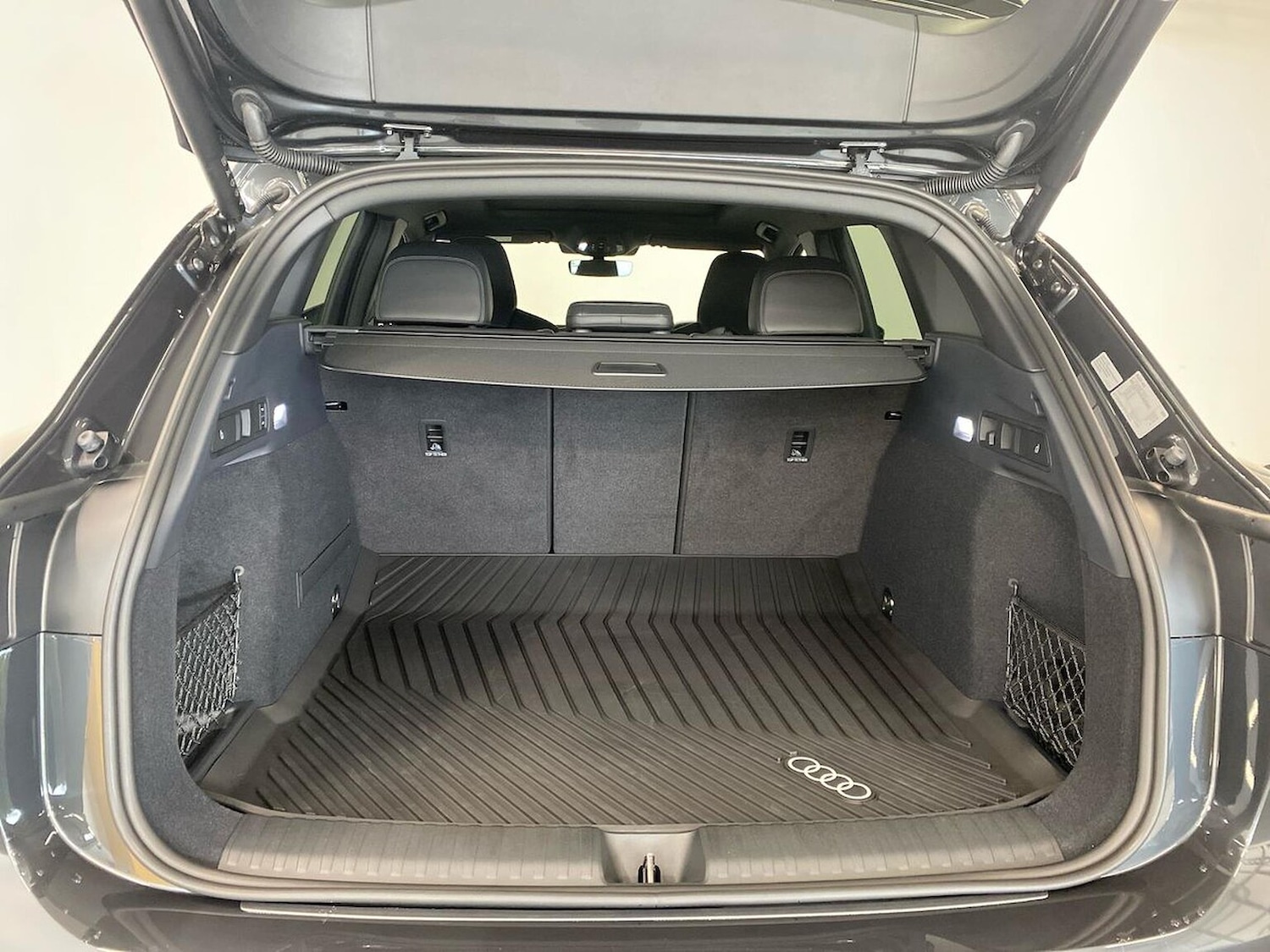 Used Audi Q6 e-tron 2025 for sale - 76436512: Photo 17