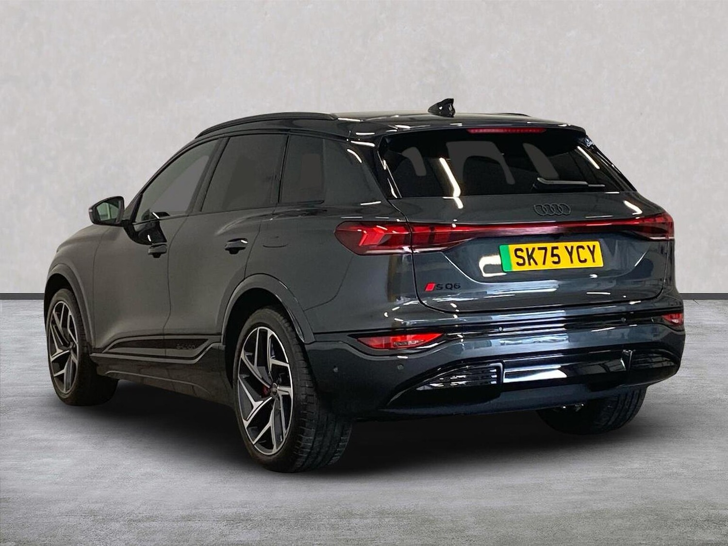 Used Audi Q6 e-tron 2025 for sale - 76436512: Photo 2