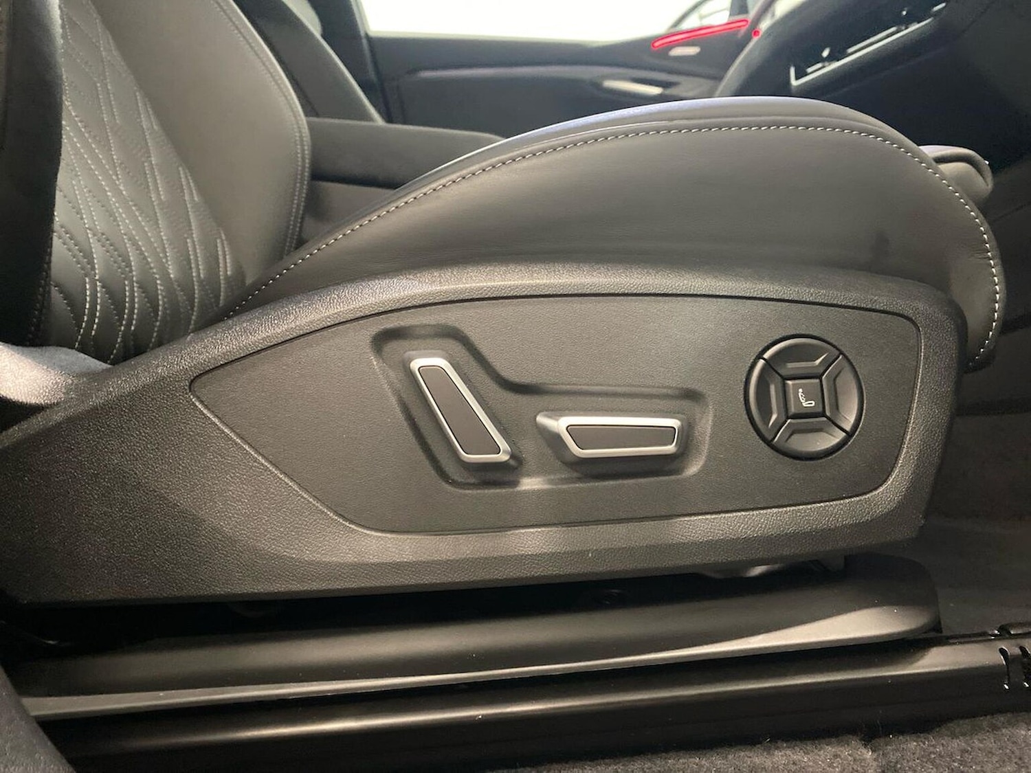 Used Audi Q6 e-tron 2025 for sale - 76436512: Photo 30