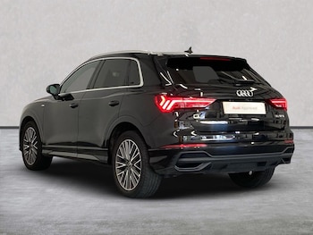 Used Audi Q3 2023 for sale - 76077781: Photo 2