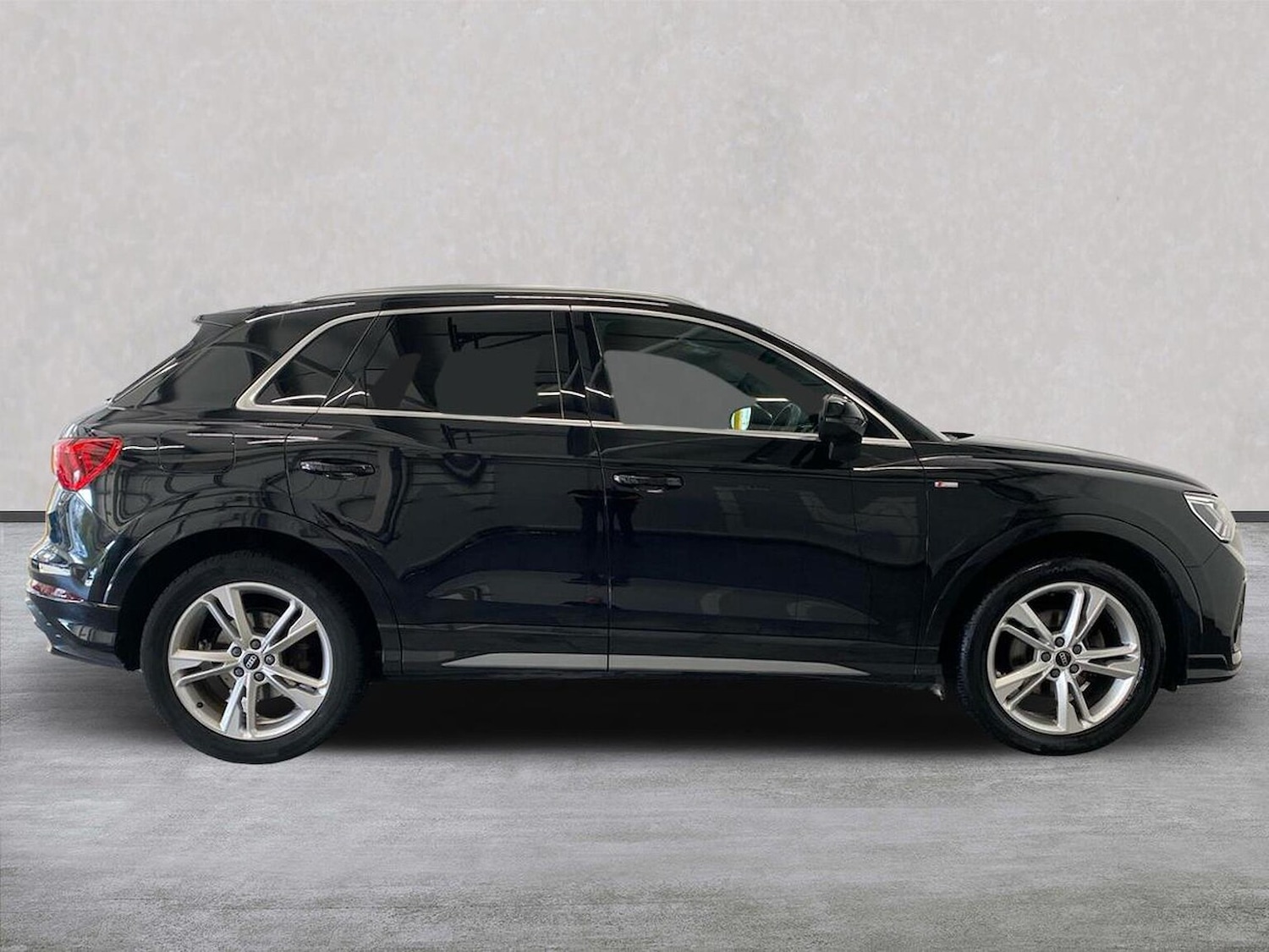 Used Audi Q3 2021 for sale - 76187102: Photo 3